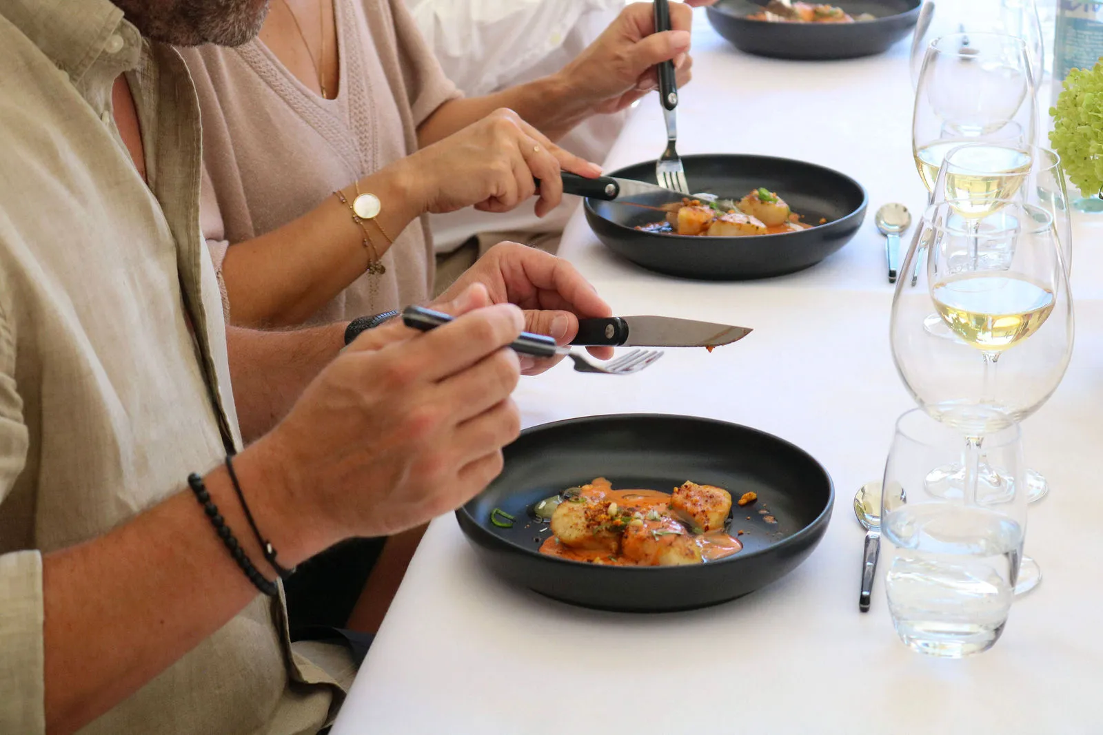Dégustation gastronomique de noix de Saint-Jacques par le Chef à domicile